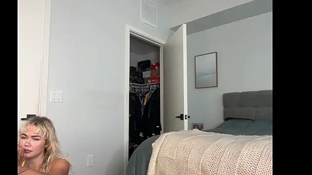 Snapshot of ElenaErickson chatting on March 2026 07:53:02 PM ElenaErickson online show from March 2026 07:53:02 PM