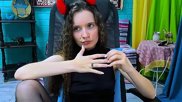 Miss Barbara  online show from March 2025 06:30:01 PM