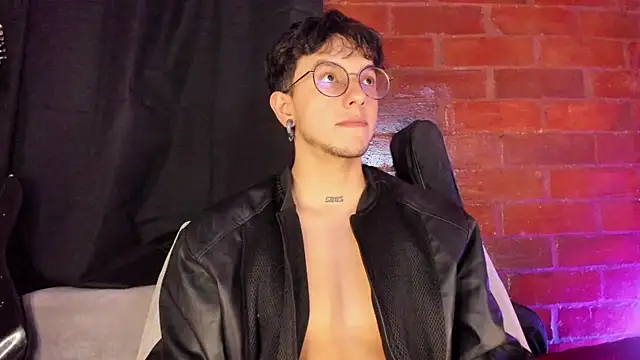 Snapshot of koddy_0 chatting on October 2025 12:44:01 AM koddy 0 online show from October 2025 12:44:01 AM