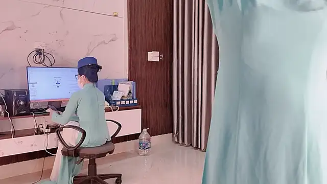 Mono-Stewardesss online show from October 2025 03:14:01 PM