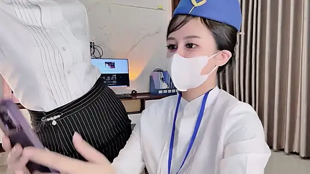 Mono-Stewardesss online show from November 2025 01:02:01 PM