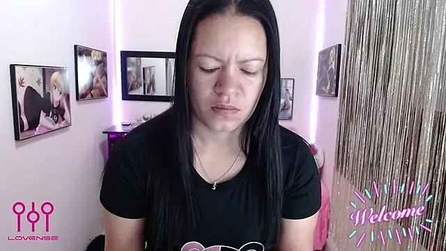 Cristal w online show from October 2025 01:56:02 PM