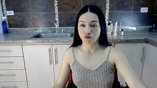 Snapshot of Lila_Pinky chatting on January 2025 02:02:02 PM Lila Pinky online show from January 2025 02:02:02 PM