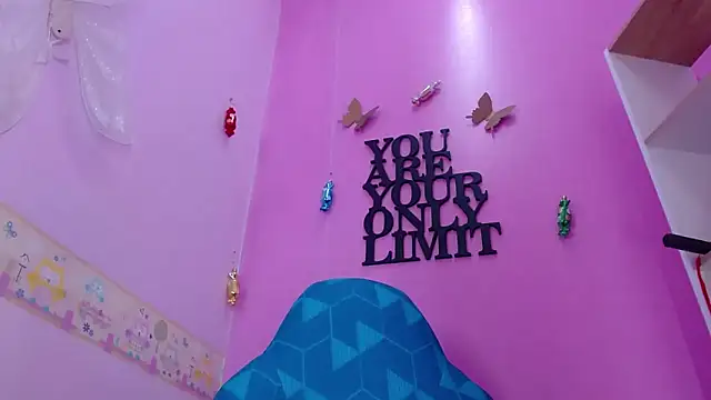 Snapshot of Lila_Pinky chatting on March 2025 05:28:01 PM Lila Pinky online show from March 2025 05:28:01 PM