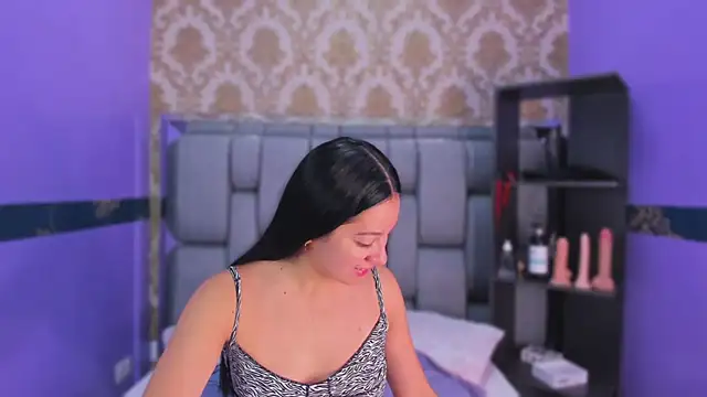 Snapshot of Lila_Pinky chatting on October 2025 12:48:02 PM Lila Pinky online show from October 2025 12:48:02 PM