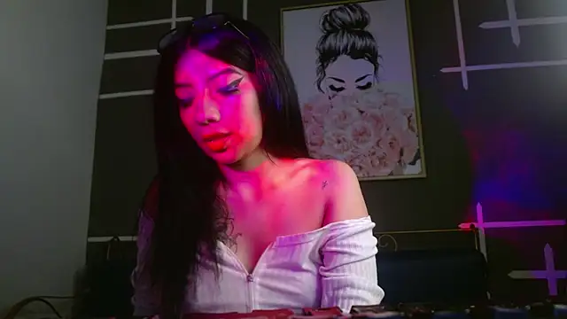 Ey im simone online show from November 2025 08:38:02 PM