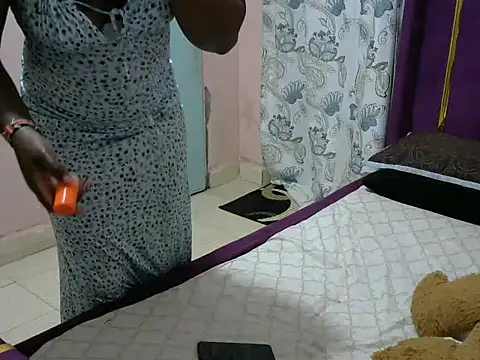 slender-qwene online show from September 2025 06:09:02 PM