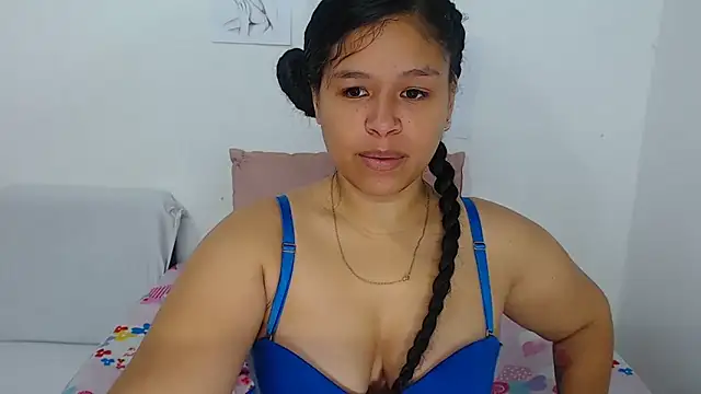 Snapshot of Hazel_donna chatting on May 2026 03:46:01 AM Hazel donna online show from May 2026 03:46:01 AM