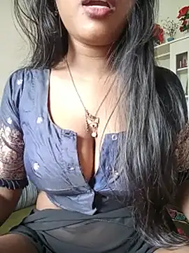 Snapshot of Anusri- chatting on June 2026 07:17:01 AM Anusri- online show from June 2026 07:17:01 AM
