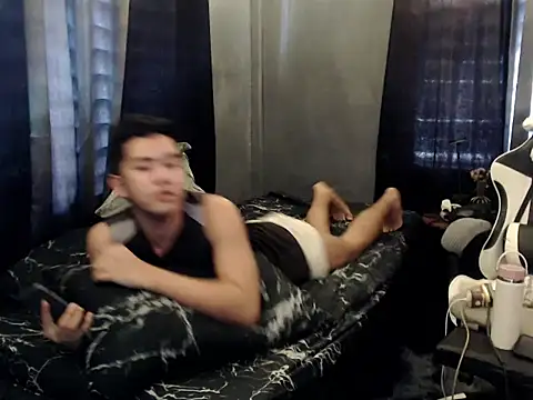 xgregor07 online show from November 2025 12:58:01 AM