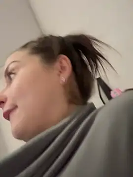 ellie ssexy online show from January 2026 07:39:01 PM