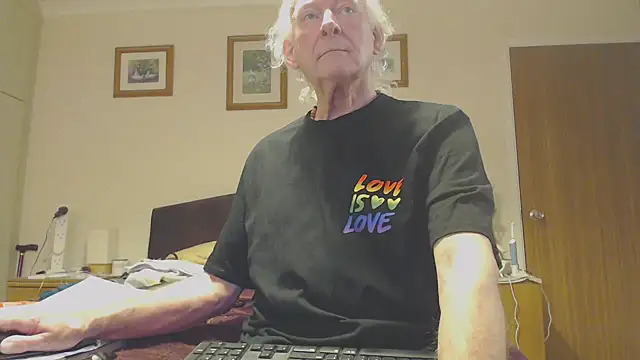 WaverlyKernow online show from February 2025 09:13:02 AM