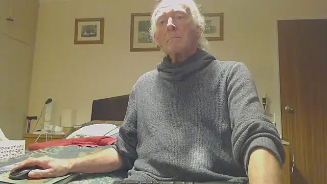 WaverlyKernow online show from March 2025 08:52:02 PM