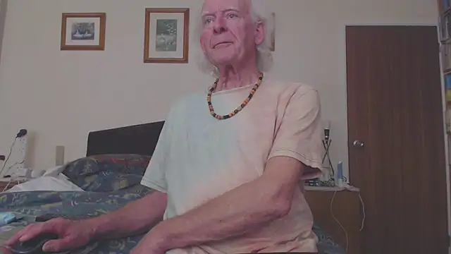 WaverlyKernow online show from March 2025 01:40:02 PM