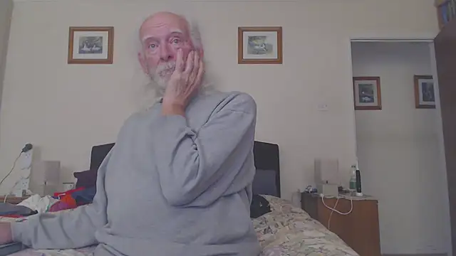 WaverlyKernow online show from May 2026 01:39:02 PM