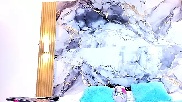 luna hoott online show from September 2025 07:07:02 PM