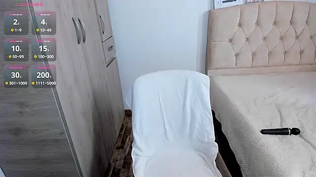 emily1  online show from March 2025 06:18:01 PM