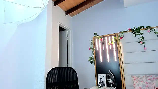 Snapshot of pretty_ariiel chatting on December 2024 02:25:02 AM pretty ariiel online show from December 2024 02:25:02 AM