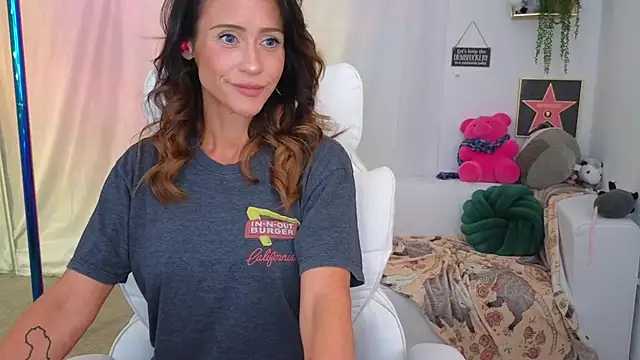 Aprilreign online show from March 2025 02:07:02 AM