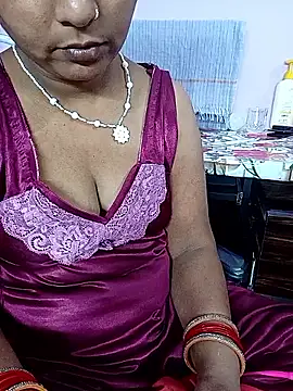 reemacouple007 online show from April 2026 06:33:01 AM