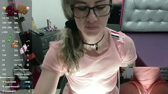 ViickySexy online show from December 2024 10:52:02 PM