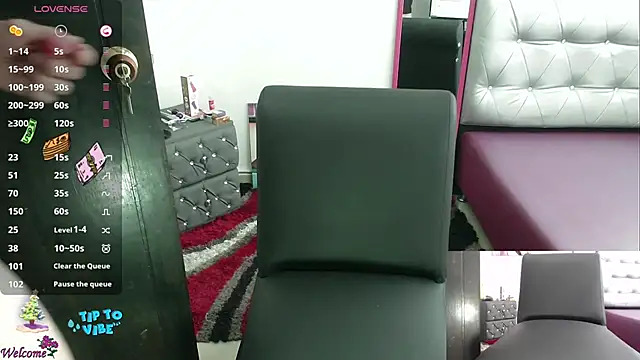 ViickySexy online show from December 2024 07:48:02 PM