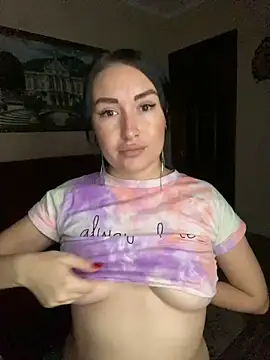 Roxana Bell online show from October 2025 08:15:01 PM