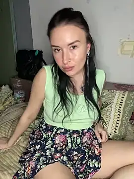 Roxana Bell online show from April 2026 08:01:02 PM