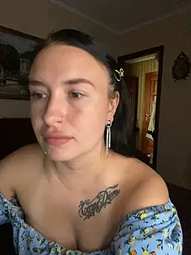 Snapshot of Roxana_Bell chatting on June 2026 11:41:02 AM Roxana Bell online show from June 2026 11:41:02 AM