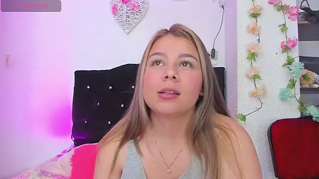 Snapshot of little_tifanny82 chatting on February 2025 03:10:01 PM little tifanny82 online show from February 2025 03:10:01 PM