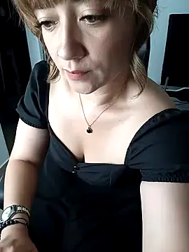 Snapshot of tata_laima__ chatting on February 2025 10:43:02 AM tata laima online show from February 2025 10:43:02 AM