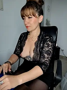 Snapshot of tata_laima__ chatting on March 2025 10:57:01 AM tata laima online show from March 2025 10:57:01 AM