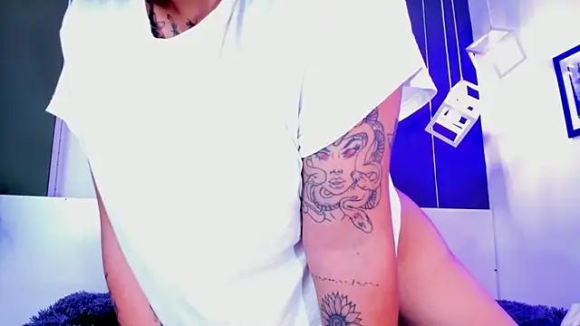 Alexxxholy online show from February 2025 04:43:02 PM