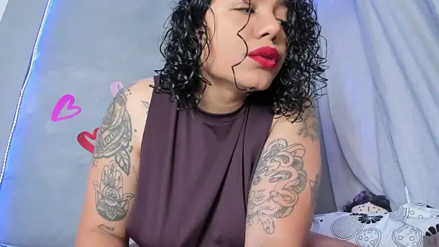 Snapshot of Alexxxholy chatting on February 2026 12:05:02 PM Alexxxholy online show from February 2026 12:05:02 PM