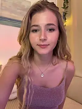 LunaRase online show from December 2024 08:34:01 PM