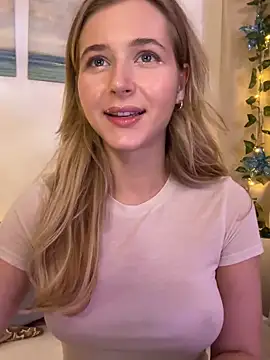 LunaRase online show from December 2024 01:17:01 PM