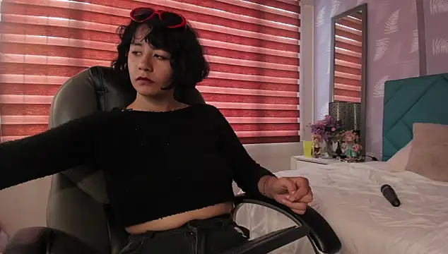 Moony 14 online show from February 2025 04:47:01 PM