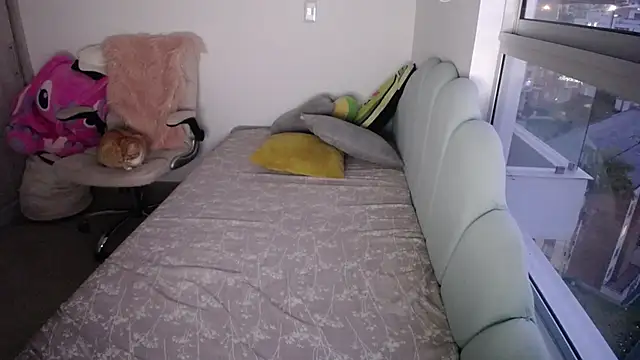 Snapshot of _arianalzate_ chatting on October 2025 11:02:01 PM arianalzate online show from October 2025 11:02:01 PM