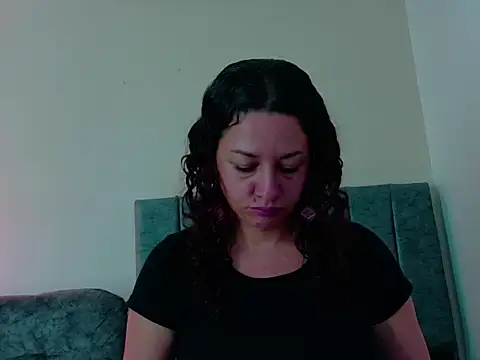 Snapshot of ArtesanaMK chatting on May 2026 05:20:01 PM ArtesanaMK online show from May 2026 05:20:01 PM