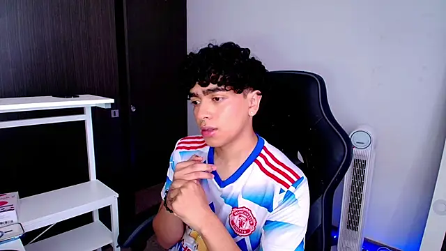  nickconnor01 online show from January 2025 06:03:02 PM