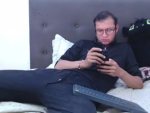 andy loverxx online show from February 2026 12:48:01 AM