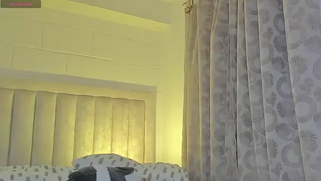 JulianRose 1 online show from February 2025 11:40:02 AM