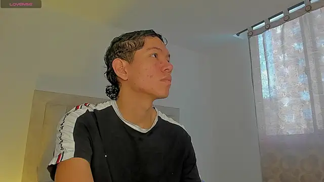 JulianRose 1 online show from September 2025 12:37:01 PM