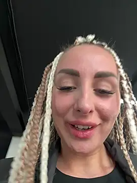 Snapshot of TwixCouple chatting on December 2024 08:55:02 AM TwixCouple online show from December 2024 08:55:02 AM