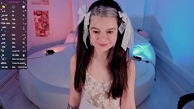 Lil Amelie online show from October 2025 07:29:01 AM