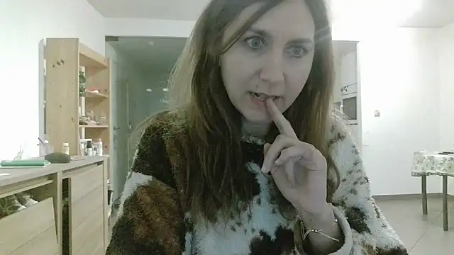 Snapshot of JasmineGlamour chatting on April 2026 03:42:02 AM JasmineGlamour online show from April 2026 03:42:02 AM