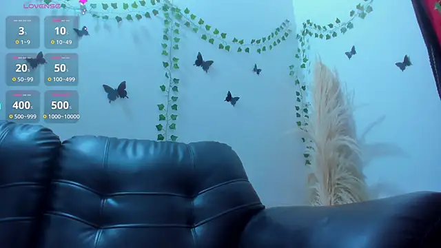 Amani Bakir online show from November 2025 01:36:01 PM