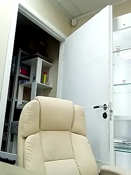 Snapshot of FantasyMichelle chatting on January 2025 07:00:02 AM FantasyMichelle online show from January 2025 07:00:02 AM