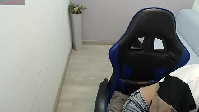 valerie diaz1 online show from November 2025 01:51:01 PM