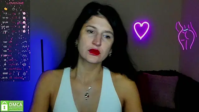 Alianna Solo Kisses online show from February 2025 06:28:01 AM